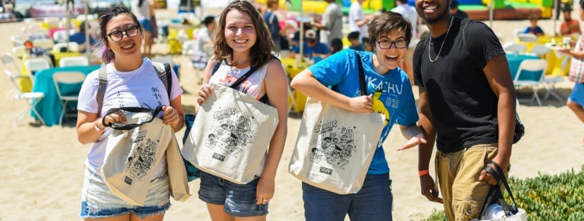 Branded Canvas Bags Make Great Company Swag Ideas for Beach Picnics