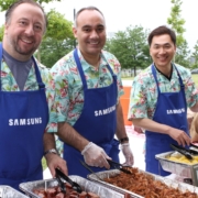 Samsung Leaders Serving Lunch to Employees Samsung Leaders Serving Lunch to Employees