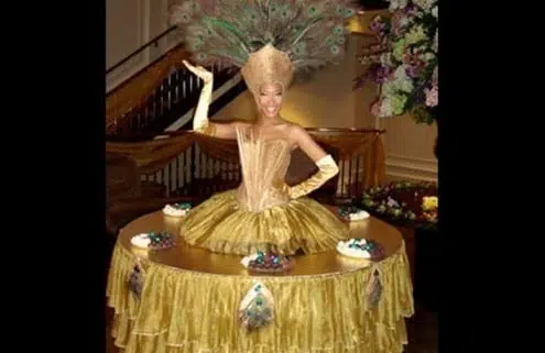 strolling table